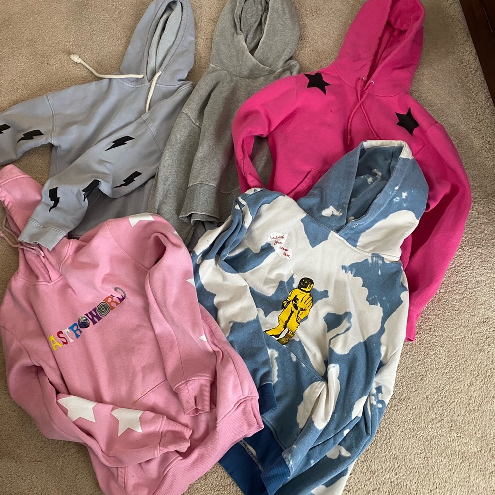 Astro World sweatshirts! 5 Tween sweatshirts - various styles. Sz Small/XS. GUC